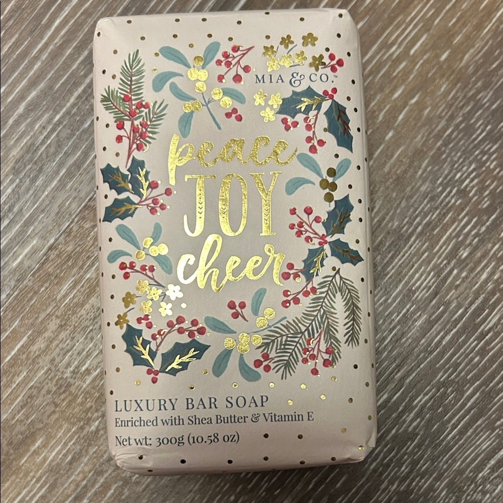 💚Luxury Bar Soap - Cream with Gold Accents
